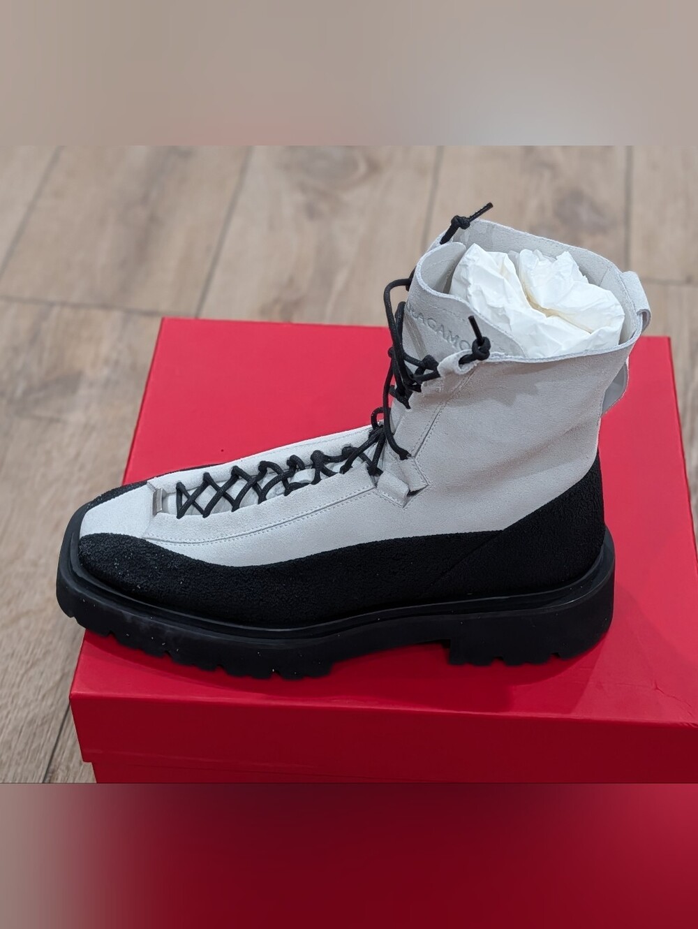 $1450 Mens Salvatore Ferragamo "Atlante" Lace Up Boots White/Black US 9 - Picture 8 of 11